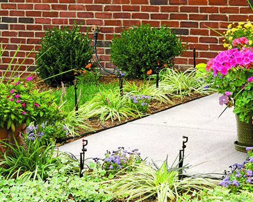 En trädgårdsbädd i plast är en typ av högbädd som är gjord av plastmaterial